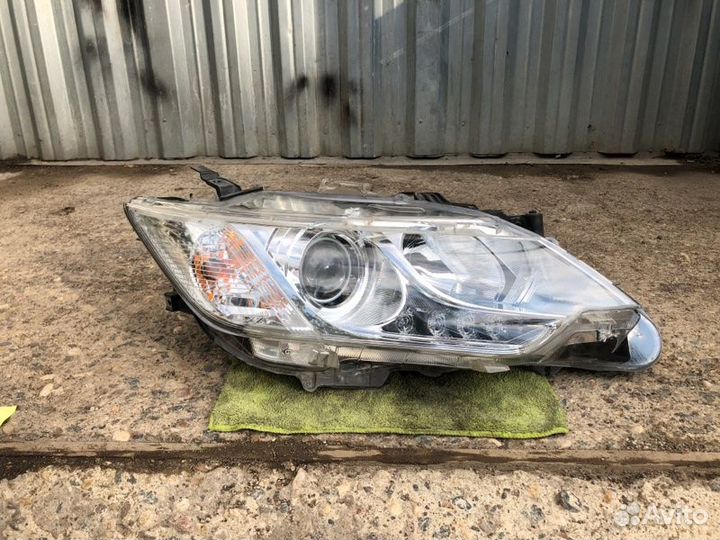Фара ксенон правая Toyota Camry 55 2014-2017