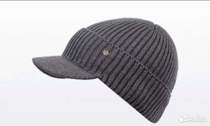 Шапка с козырьком из 90