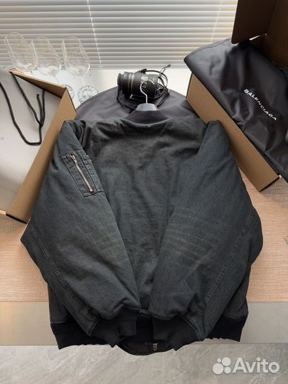Бомбер Balenciaga