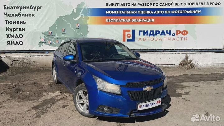 Накладка переднего крыла правого верхняя Chevrolet