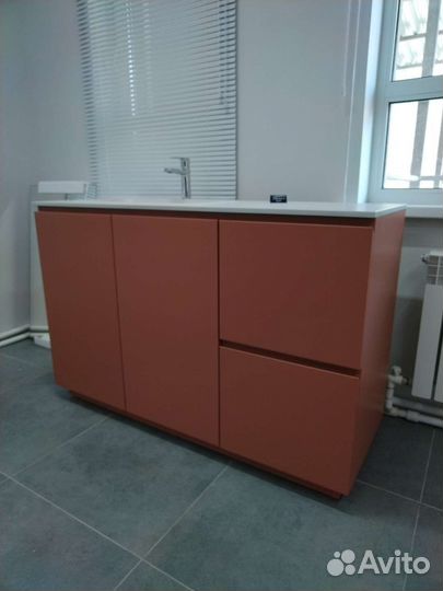 Тумба с раковиной для ванной