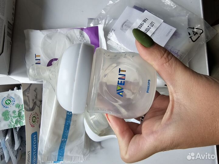 Молокоотсос avent ручной + вкладыши + бутылочка