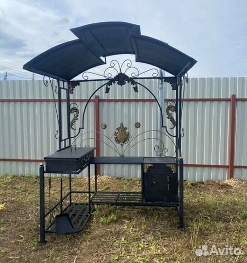 Мангал с крышей