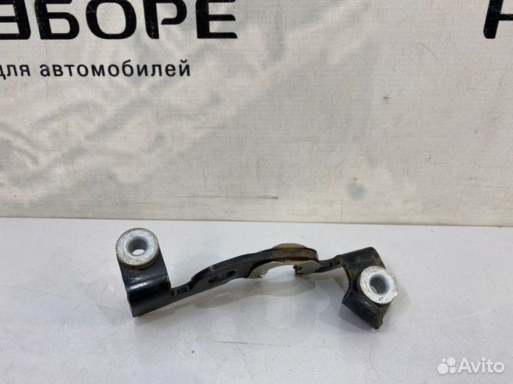 Кронштейн троса кпп Hyundai Santa Fe TM D4HB 2020