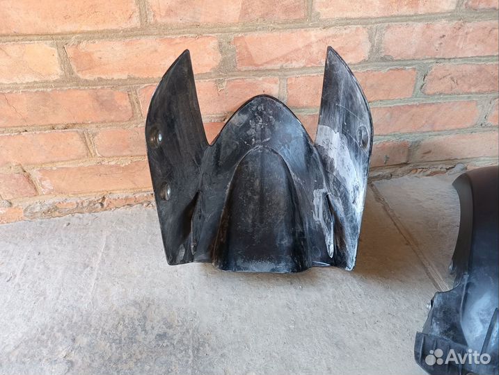 Крыло передПереднее крыло на Yamaha T-Max 530 (3)