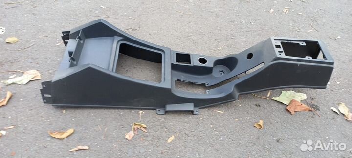 Консоль между сидений LADA Приора