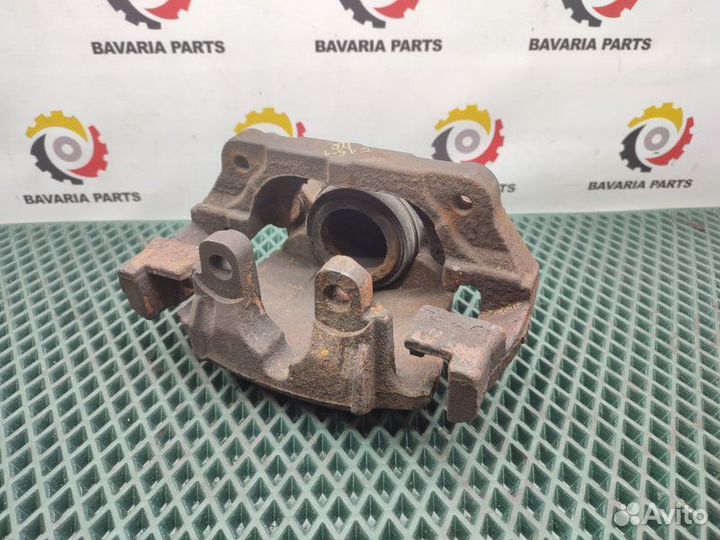 Суппорт тормозной передний правый Bmw X5 F15