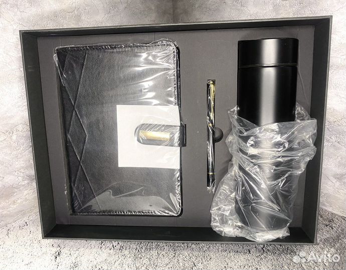 Подарочный набор ежедневник, ручка, термос