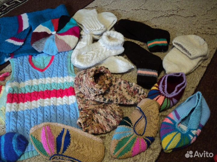 Наски следки варежки продается еще по заказу вяжу