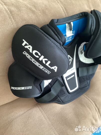 Нагрудник хоккейный Tackla Force 851