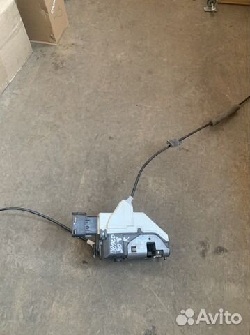 Замок двери задний правый Peugeot 308