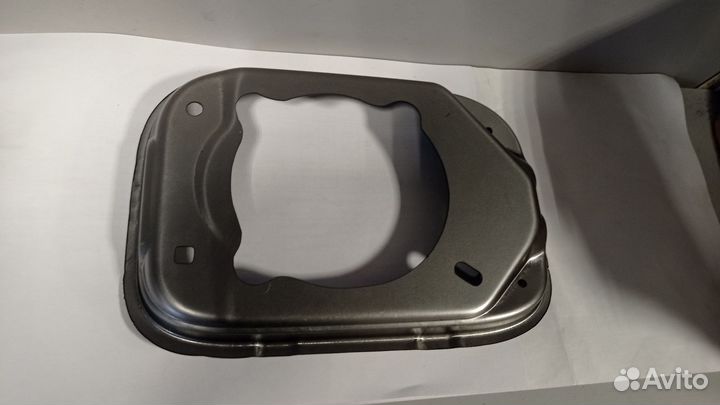 Площадка заливной горловины ларгус