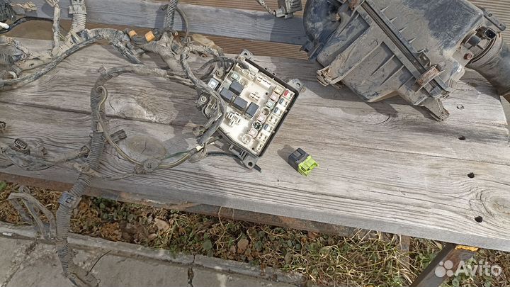 Корпус воздушного фильтра мазда 626