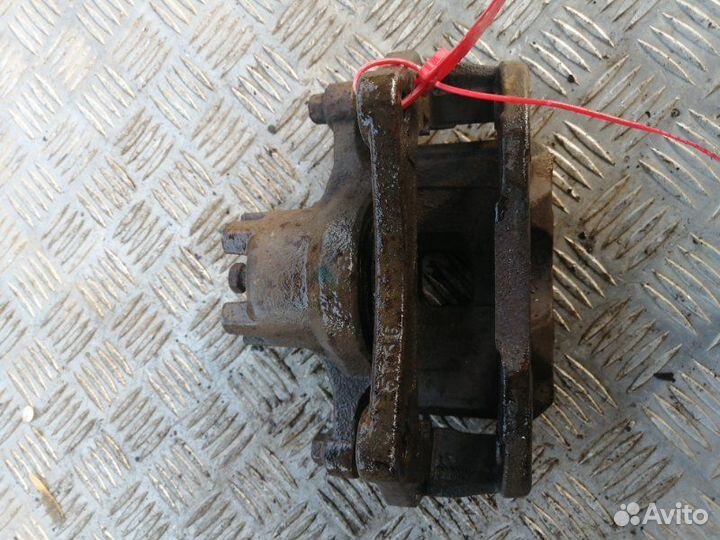 Суппорт передний правый Mitsubishi Lancer CY 1.8