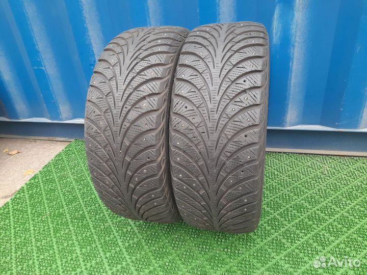 Goodyear UltraGrip Extreme 215/55 R16 104T