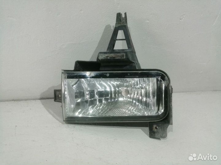 Левая противотуманная фара Toyota Land Cruiser 10