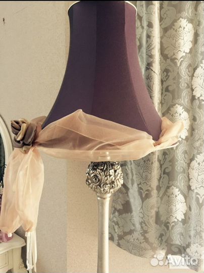 Лампа настольная