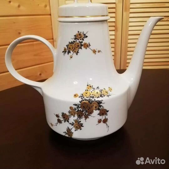 Henneberg Porzellan 1777 кофейник винтаж