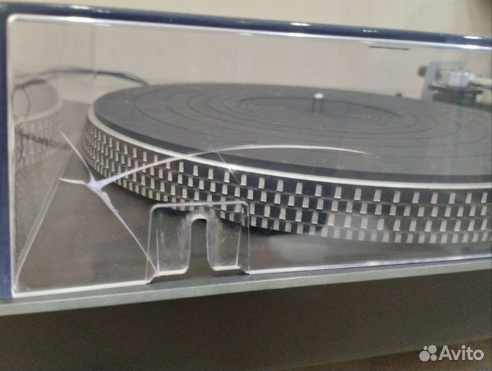 Проигрыватель винила Technics SL-1900