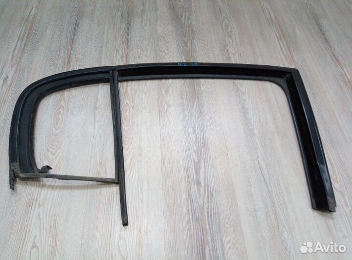 Уплотнитель зад проема стекла двери Renault megane