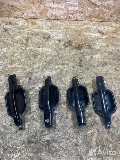 Ручка двери наружняя mitsubishi pajero 4