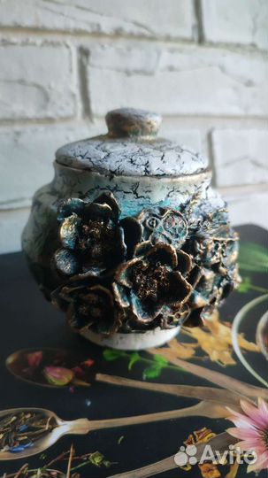 Банка с крышкой ручной работы