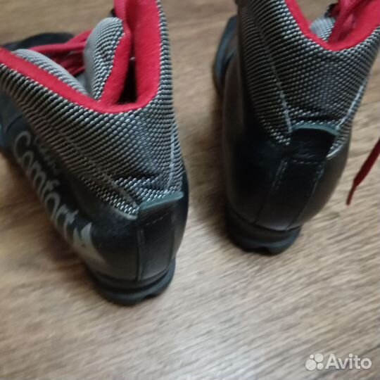 Лыжные ботинки детские р-р 32