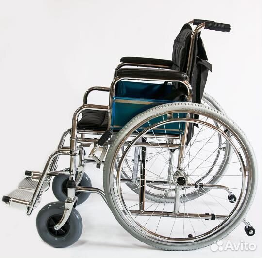 Кресло коляска инвалидная с пневматическими FS902C