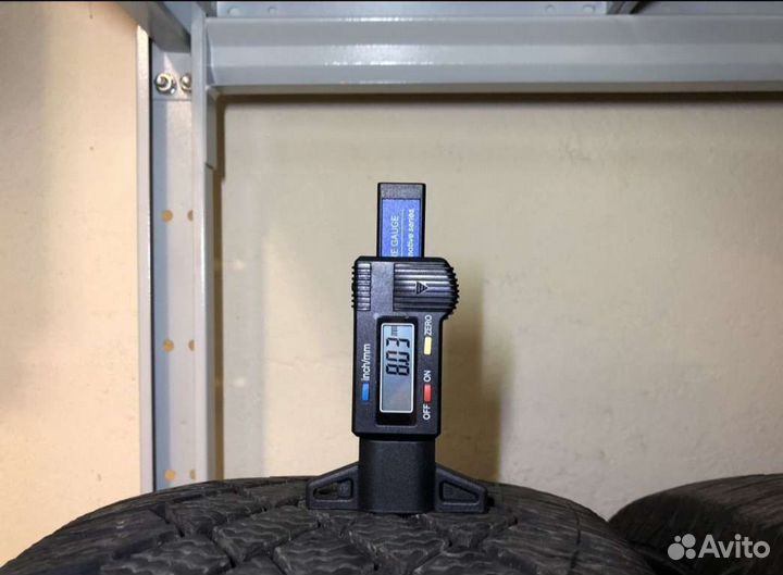 Continental ContiVikingContact 7 235/60 R17 106T