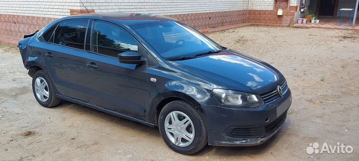 Volkswagen Polo 1.6 МТ, 2012, битый, 89 000 км