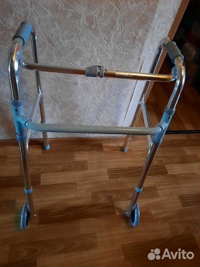 Ходунки для взрослых на колесах