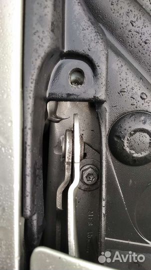 Накладки на петлю капота Рено Логан Сандеро