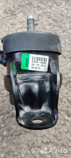 Опора двигателя правая Хундай Солярис и Киа Рио