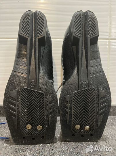 Лыжные ботинки размеры 33, 35, 37