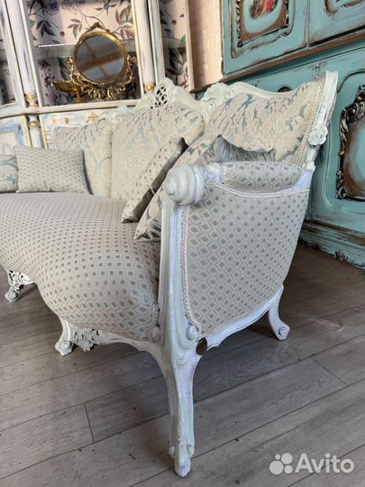Диван светлый в гостиную/кухню,Италия,Барокко