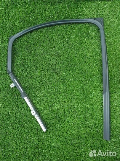 Уплотнитель стекла задний левый Mazda Cx-5 (Kf) Ii