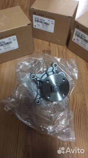 Помпа, водяной насос hyundai Solaris 251002B700