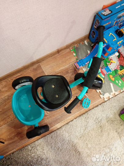 Трехколесный велосипед