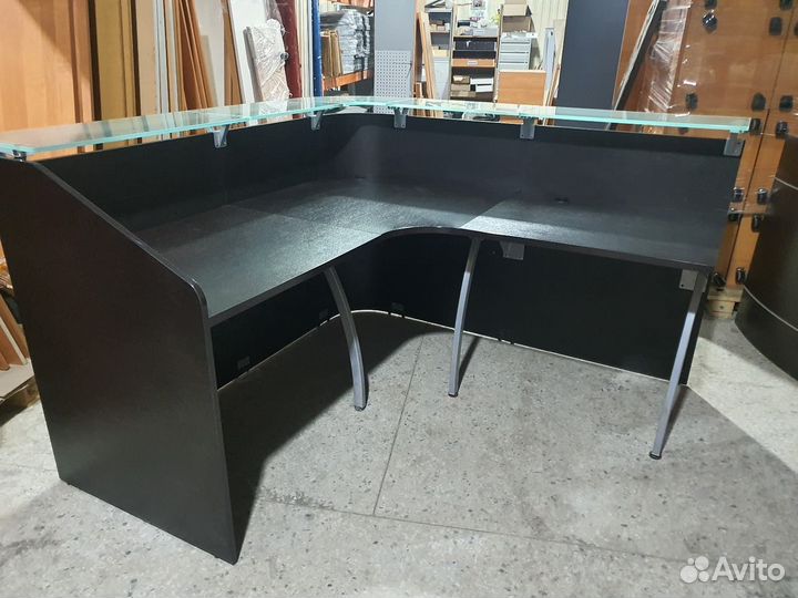 Ресепшен стойка администратора