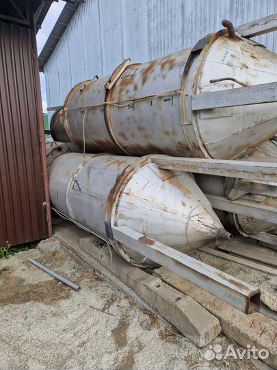 Емкость металлическая 2,5 куба