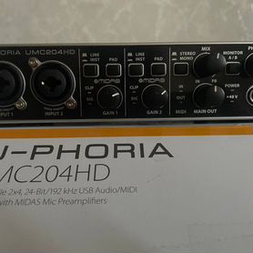 Внешняя звуковая карта behringer U-phoria UMC204HD