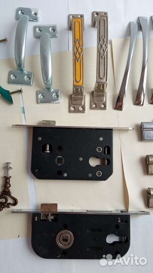 Мебельные ручки и дверные замки