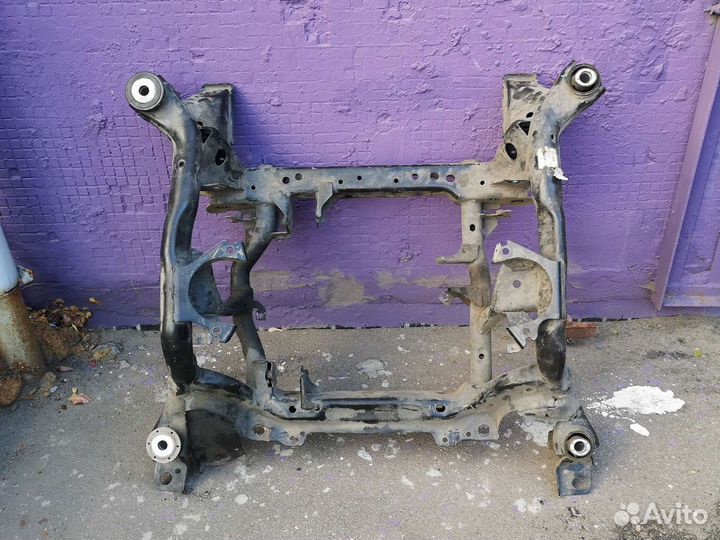 Подрамник передний Mercedes 166