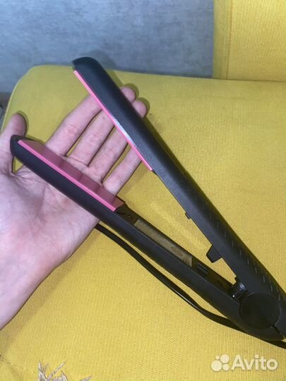 Выпрямитель для волос новый