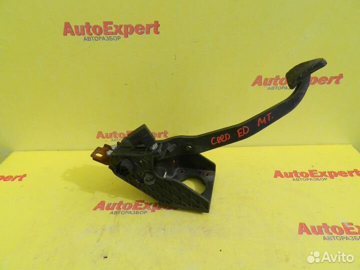 Педаль тормоза Kia Ceed ED