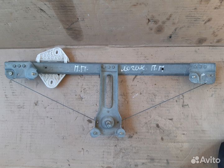 Стеклоподъемник передний правый Рено Логан 05-14