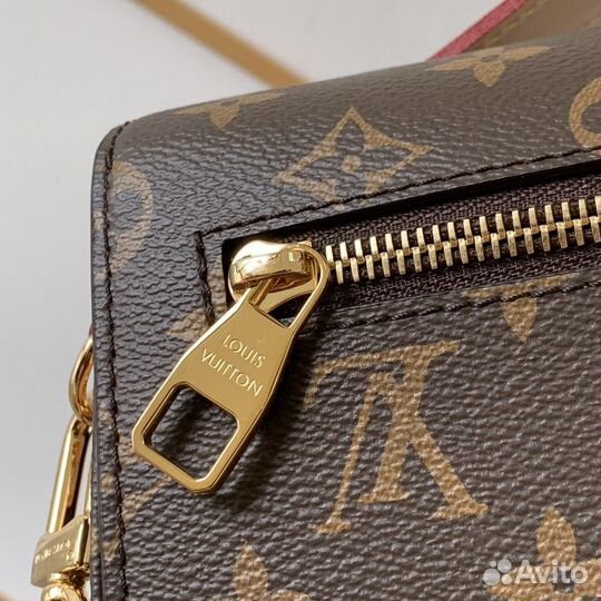 Louis Vuitton Pochette Metis Monogram в разных рас