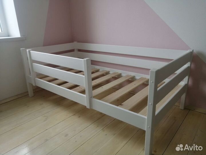 Детская кровать из массива сосны