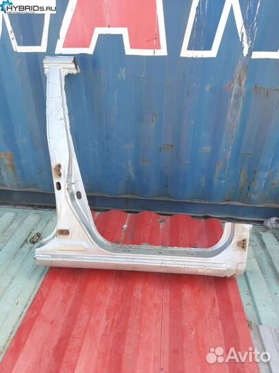 Стойка кузова центральная правая Toyota Prius 2