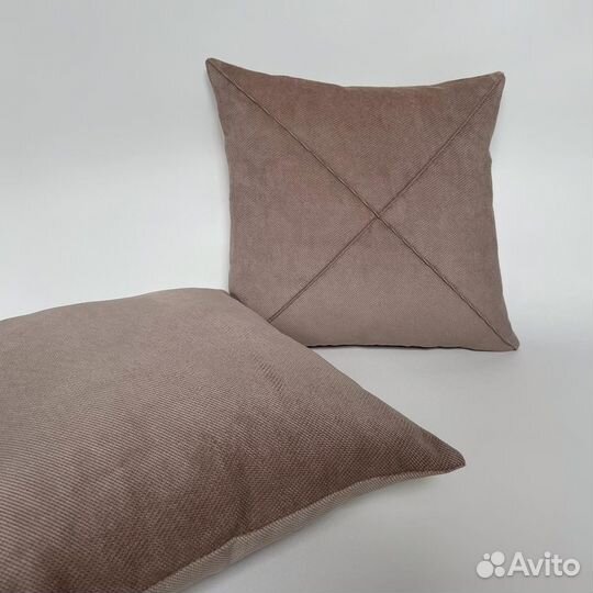 Декоративные подушки бежевые